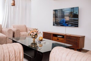 Căn hộ, 3 phòng ngủ, phù hợp cho người khuyết tật, ban công | Phòng khách