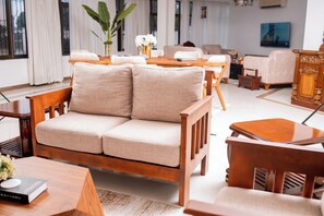 Apartment, 3 Schlafzimmer, barrierefrei, Balkon | Innenbereich