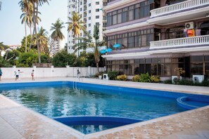 Apartment, 3 Schlafzimmer, barrierefrei, Balkon | Pool | Außenpool