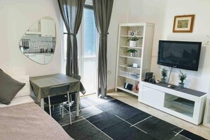 1 室のベッドルーム、アイロン / アイロン台、WiFi、ベッドシーツ