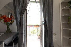 Interior - Short Rent Milan Porta Vittoria studio with balcony (Milano)