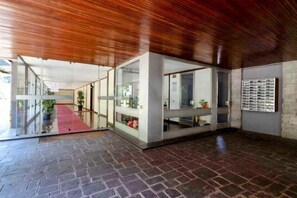 Property grounds - Short Rent Milan Porta Vittoria. Studio apartment with balcony (Milano)