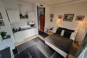 Iron/ironing board, WiFi, bed sheets - Short Rent Milan Porta Vittoria. Studio apartment with balcony (Milano)