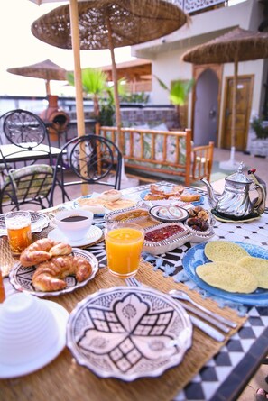 Petit déjeuner continental compris tous les jours