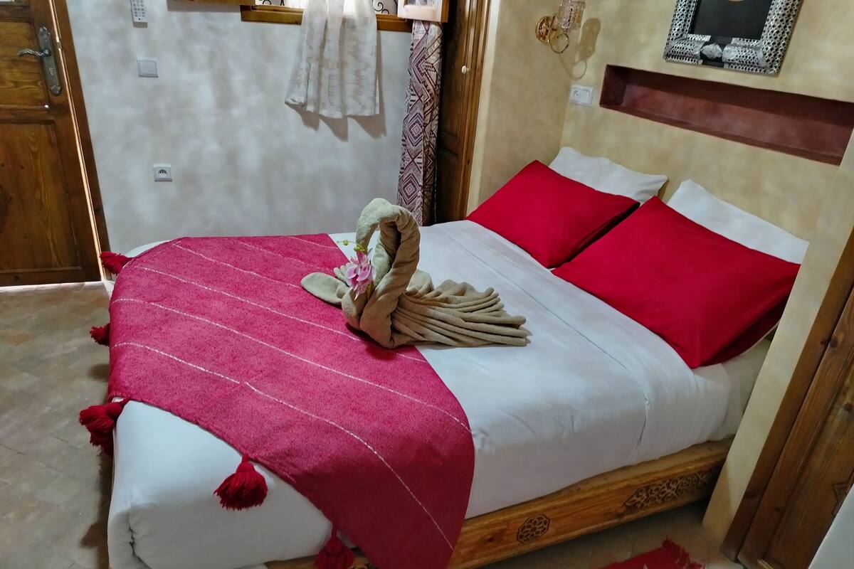 Comfort Double Room, 1 Double Bed, Non Smoking, Air conditioning | Hypo-allergenic bedding available, Select Comfort beds, minibar