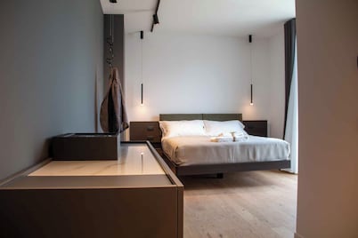 MARI Luxury Rooms and Suites