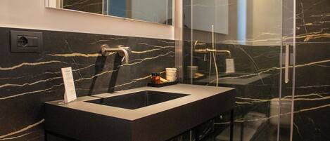 Elite Room | Bathroom | Hair dryer, slippers, bidet, towels