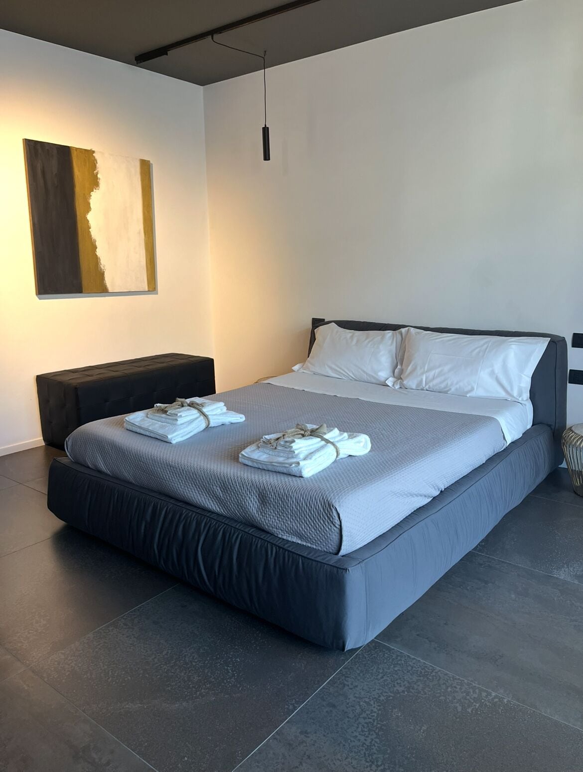 エクスクルーシブ ルーム | セーフティボックス (室内)、遮光カーテン、防音設備、WiFi (無料)