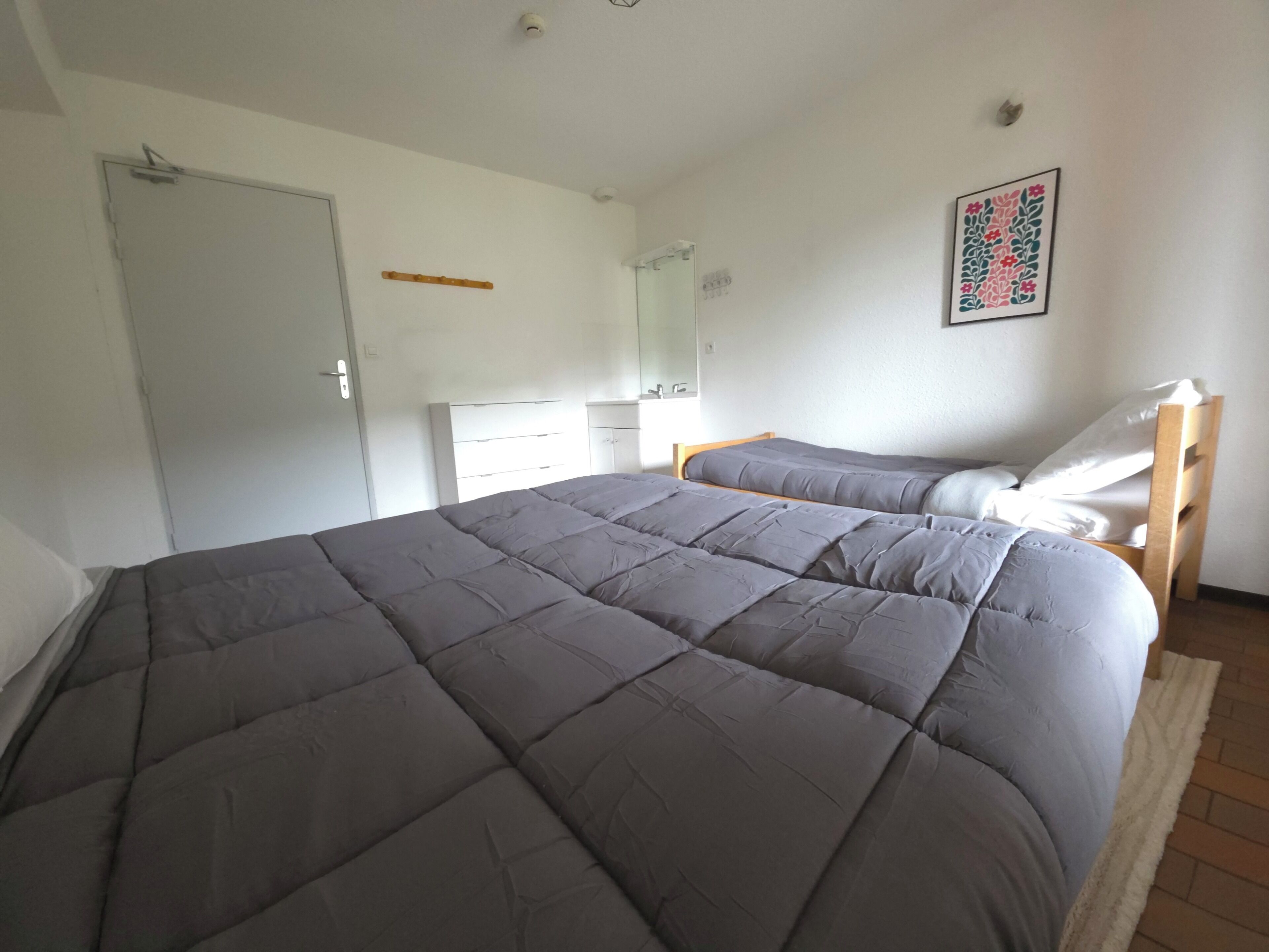 Dreibettzimmer, Balkon, Bergblick | Kostenloses WLAN