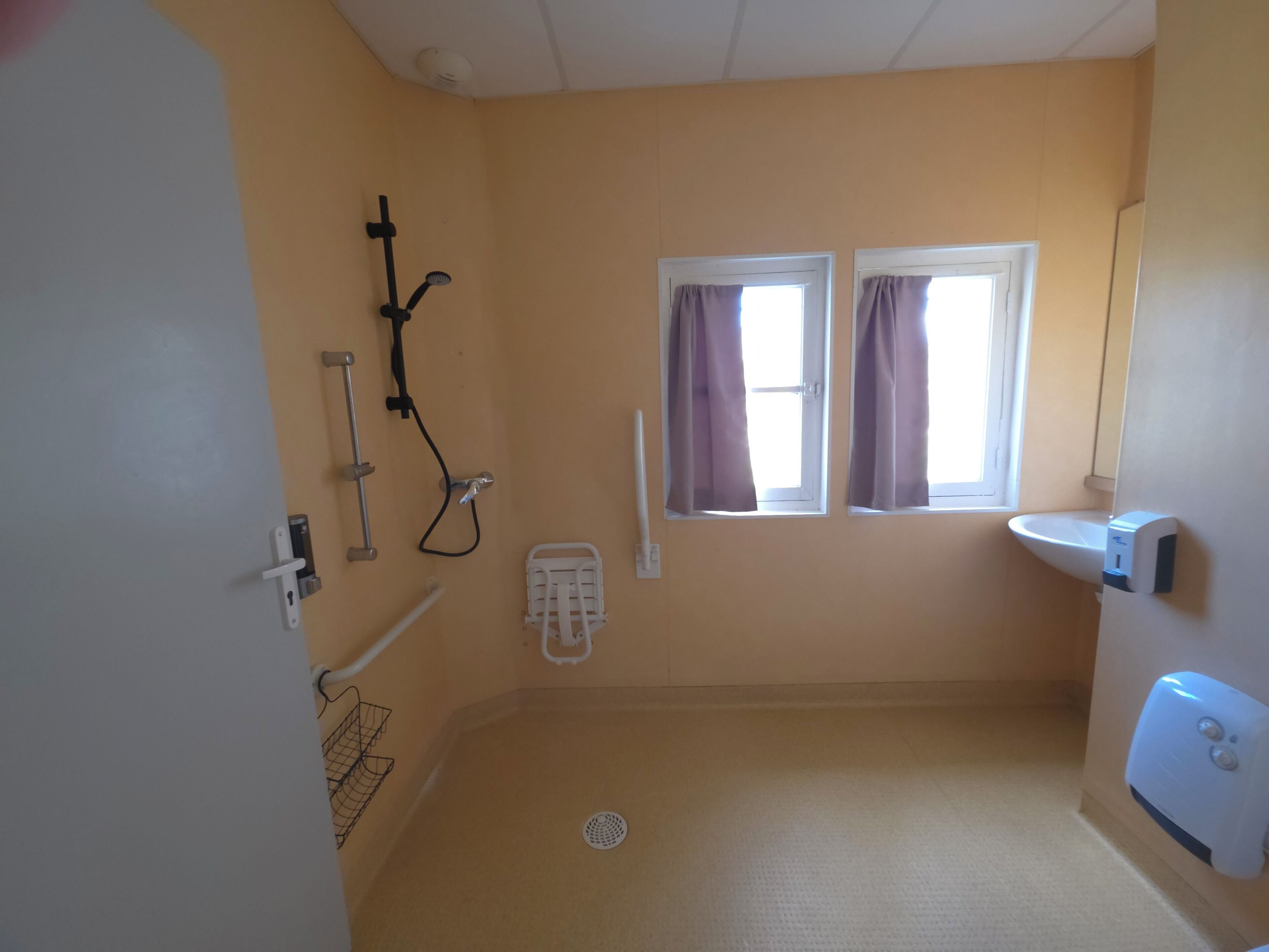 Quadruple Room, Mountain View | Bathroom