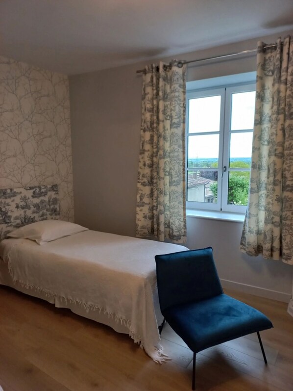 Family Room, Garden View
