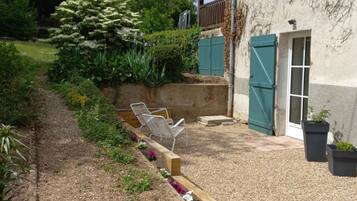 Phòng đôi tiện nghi đơn giản | Hiên