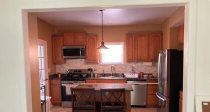 Charming 3-bedroom house for Rent, Monthly, 1,400.00.