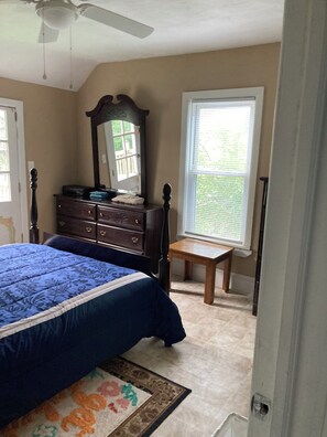 1 slaapkamer, een strijkplank/strijkijzer, wifi, beddengoed