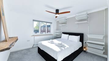 House, 4 Bedrooms | 4 bedrooms, iron/ironing board, free WiFi