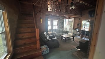 Smart TV, fireplace