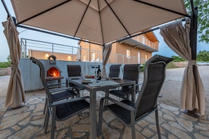 Outdoor dining - Villa Stella ZadarVillas (Gornje Biljane)