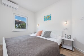 2 chambres, fer et planche à repasser, Wi-Fi gratuit, draps fournis