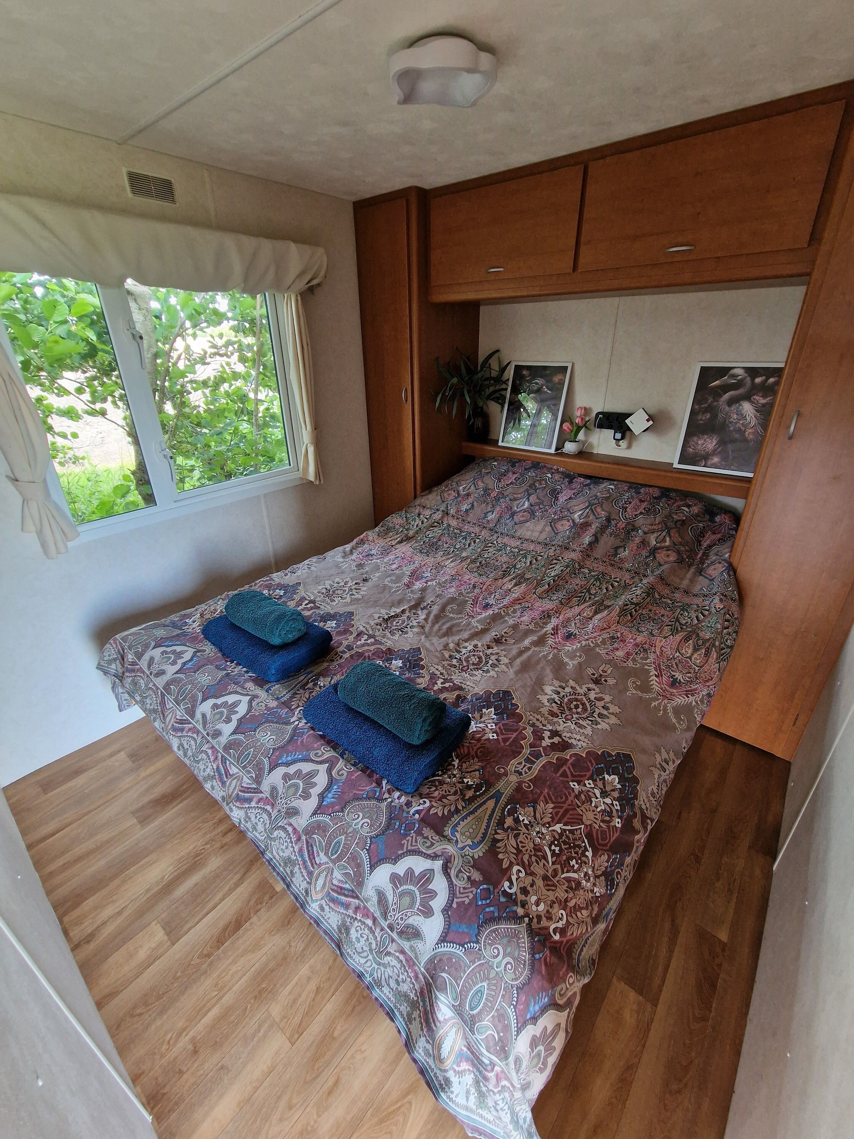 2 slaapkamers, een strijkplank/strijkijzer, gratis wifi, beddengoed