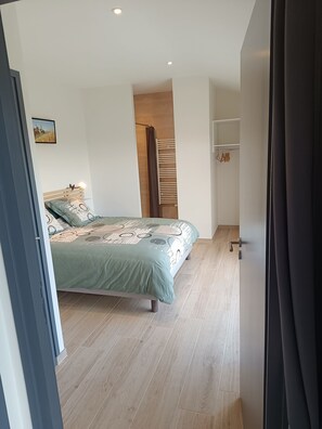 1 quarto, ferros/tábuas de passar roupa, Wi-Fi, roupa de cama