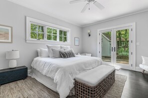 5 Schlafzimmer, Schreibtisch, Bügeleisen/Bügelbrett, WLAN