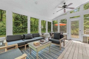Smart TV, fireplace, offices