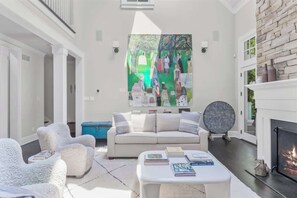 Unclassified image, 3 of 57, button