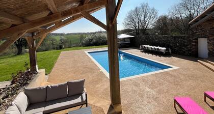 Vendée farmhouse, fully renovated with heated swimming pool