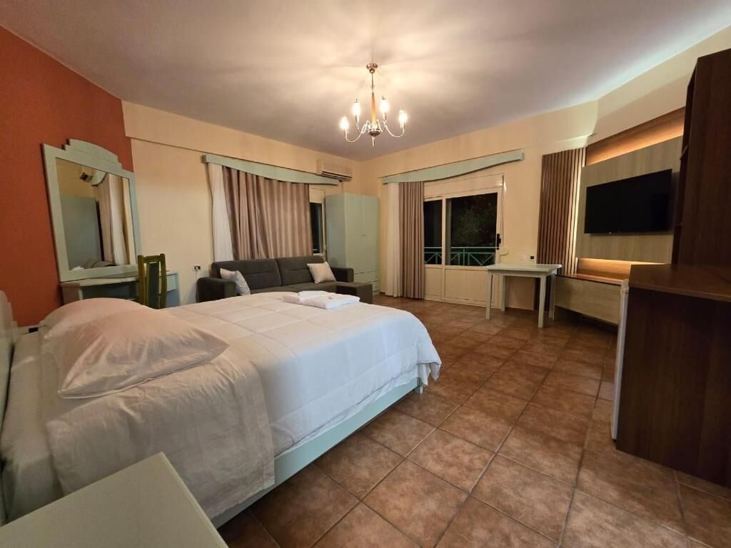 Deluxe Double Room, Sea View | Free WiFi, bed sheets