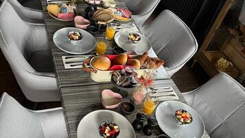 Desayuno buffet incluido todos los días