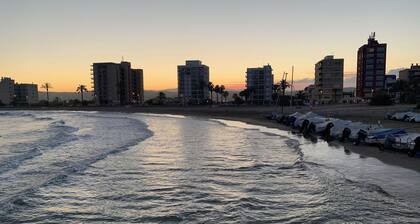 Sea front 2-bedroom apartment with al fresco terrace