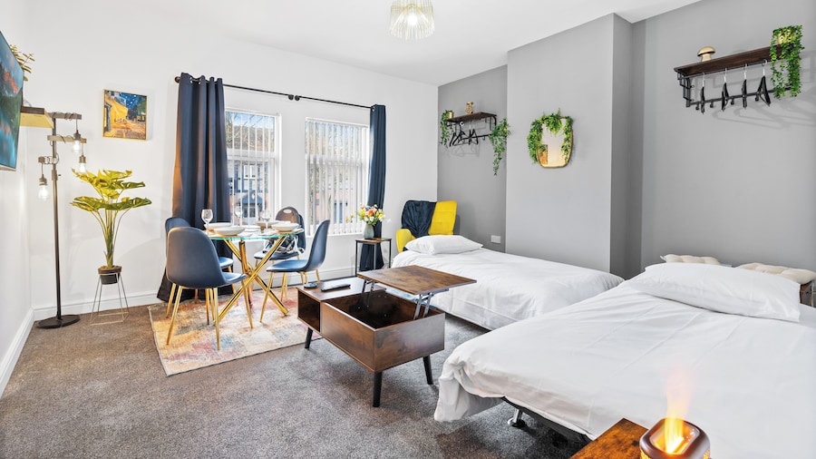 Kunda House Pershore 1276B