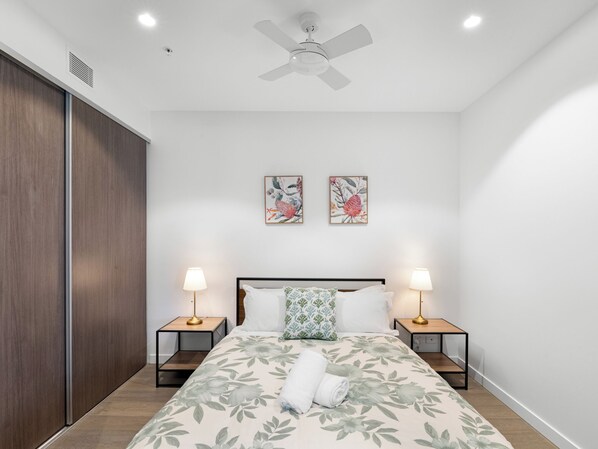 2 bedrooms, iron/ironing board, WiFi, bed sheets