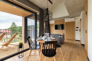 Deluxe Apartment, Balcony, Mountain View | Soundproofing, iron/ironing board, free WiFi, bed sheets