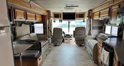 Cozy 1-bedroom campground with AC, WiFi in delightful Silsbee