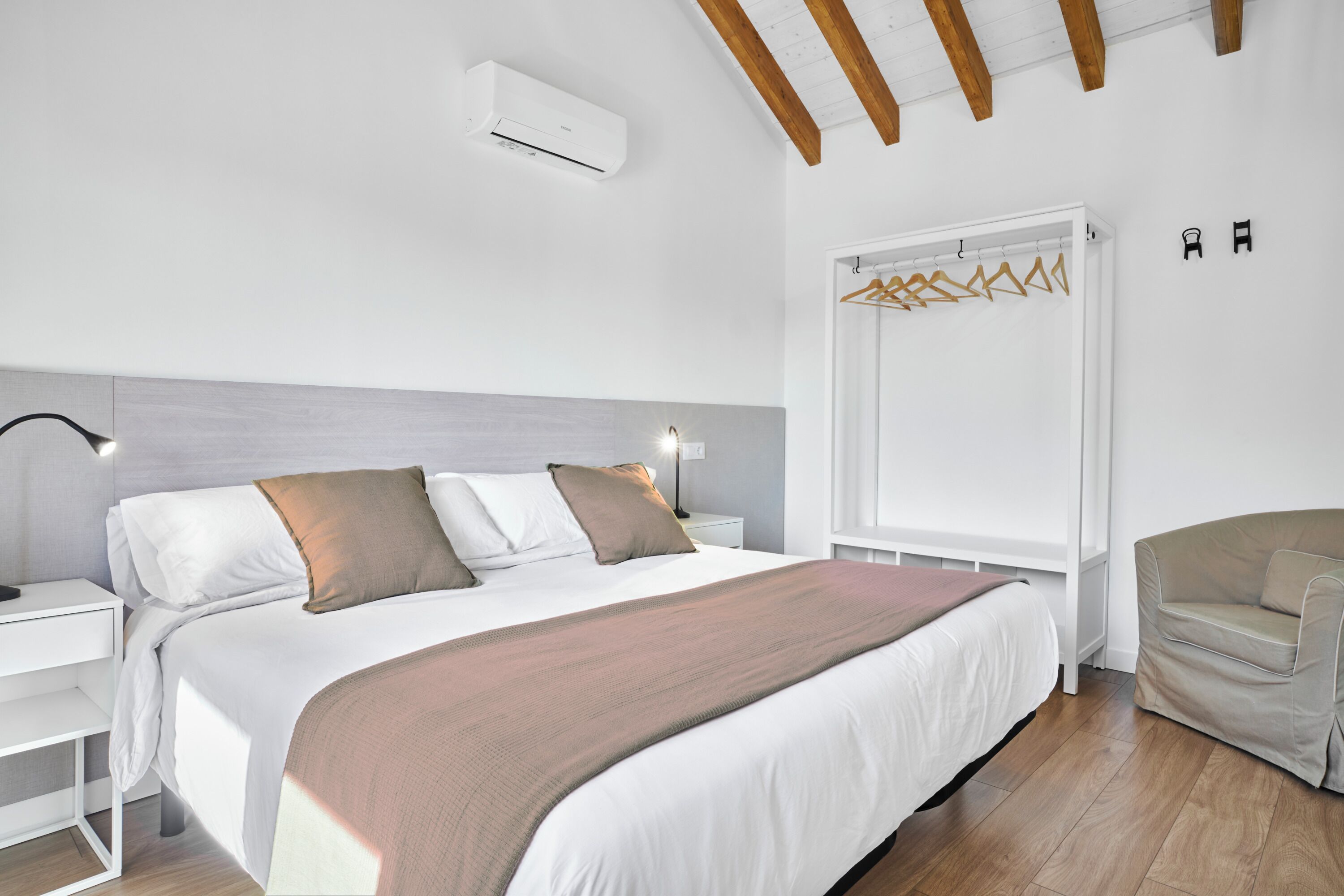 2 slaapkamers, een strijkplank/strijkijzer, wifi