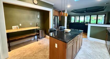 Stylish bungalow in the heart of Southend!