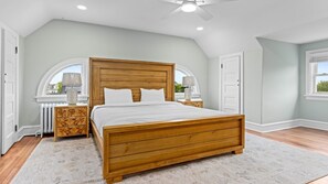 8 bedrooms, desk, iron/ironing board, travel crib