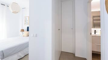 3 slaapkamers, een strijkplank/strijkijzer, wifi, beddengoed