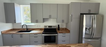 New Home: Relax & Unwind Stylish 3BR/ 2BA in lovely Andalusia, Alabama