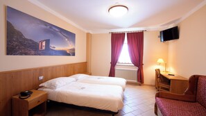 Superior Room, Mountain View | Desk, laptop workspace, free WiFi, bed sheets - Albergo Ristoro Sitten - 2300 mt (Gressoney-la-Trinite)