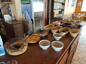 Free daily buffet breakfast - Albergo Ristoro Sitten - 2300 mt (Gressoney-la-Trinite)