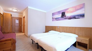 Superior Room, Mountain View | Desk, laptop workspace, free WiFi, bed sheets - Albergo Ristoro Sitten - 2300 mt (Gressoney-la-Trinite)