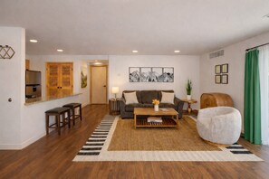 智能电视、壁炉