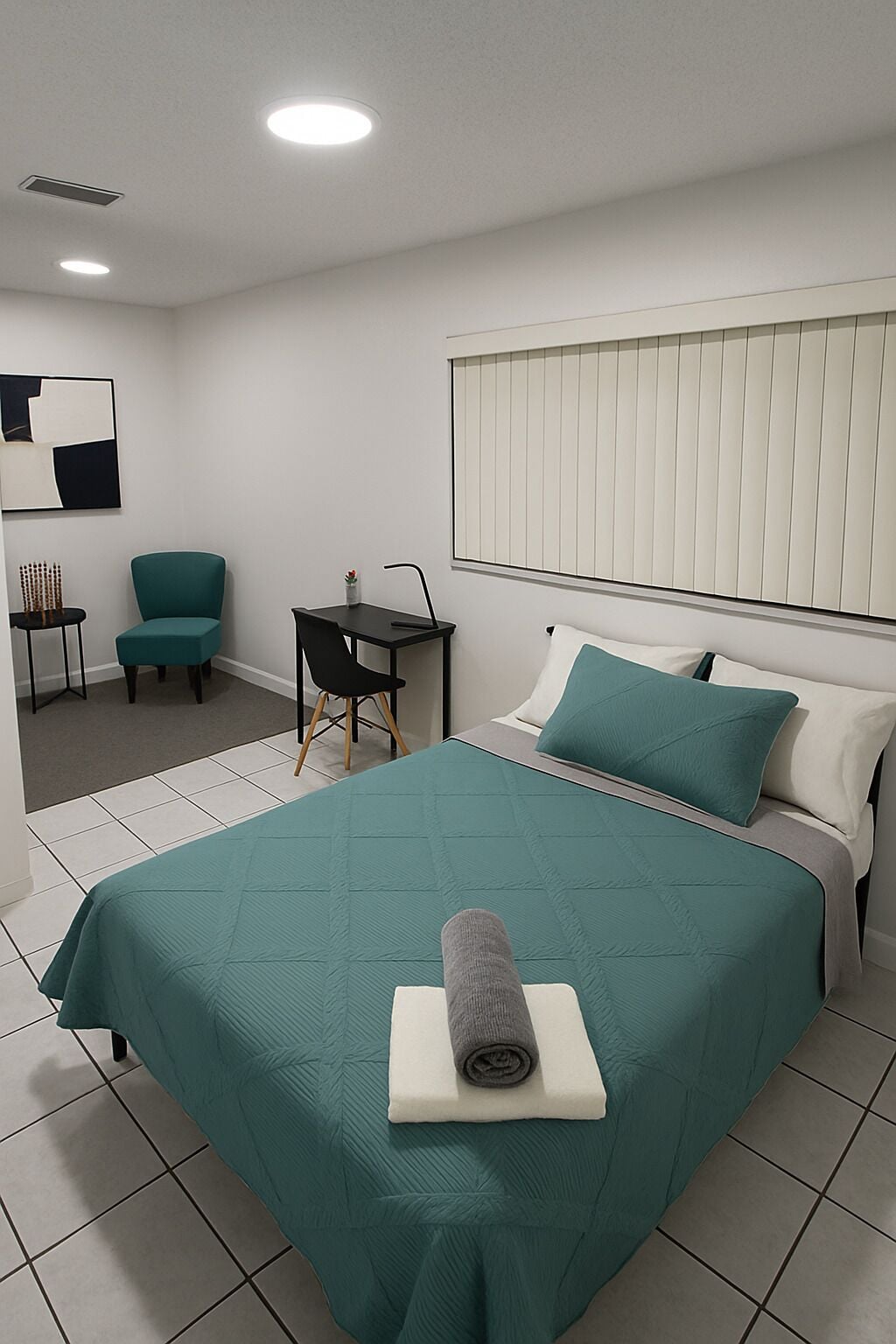 Skrivbord, arbetsyta för laptop och gratis wi-fi