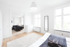 2 chambres, fer et planche à repasser, Wi-Fi, draps fournis
