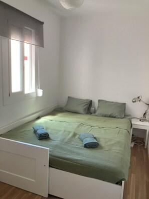 2 chambres, fer et planche à repasser, Wi-Fi gratuit, draps fournis