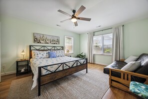 Unclassified image, 3 of 47, button - Charming 3-bedroom house with AC, WiFi in fantastic Hampton (Hampton)