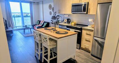 Stylish Oakville Condo to Call Home