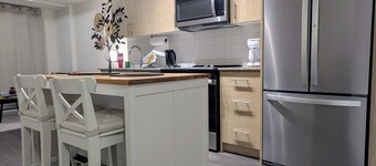  Stylish Oakville Condo to Call Home